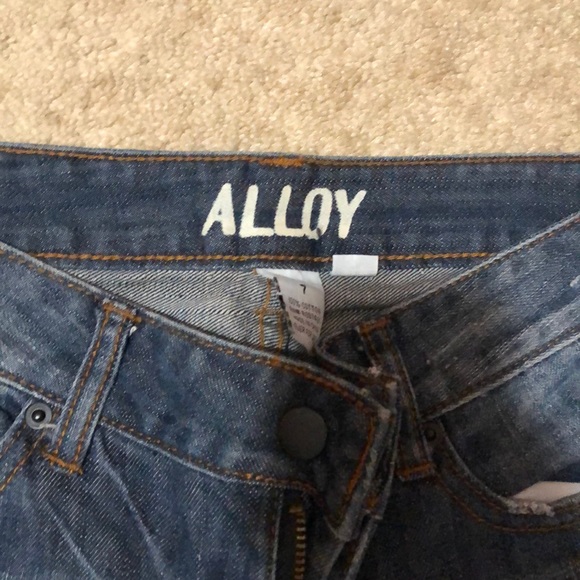 Alloy LONG distressed jeans - Picture 3 of 4
